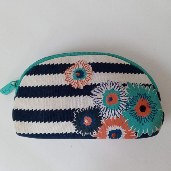 thirty-one Handbags - Thirty One Make-up Case